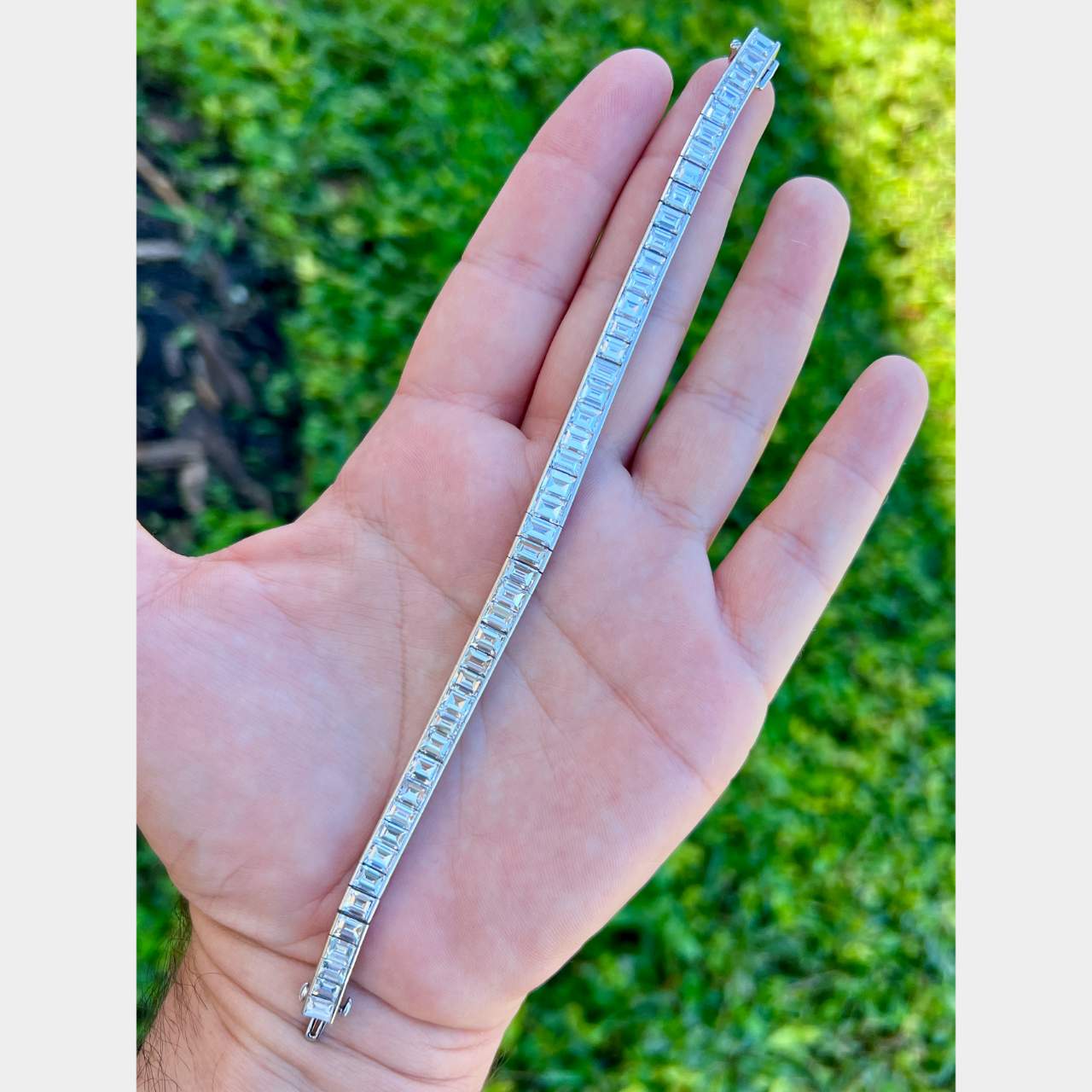DAVID WEBB Platinum 26.23 Ct. Graduated Diamond Tennis Bracelet